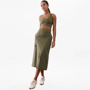 Athleta Brooklyn Heights High Rise Cargo Skirt NWT 10 in color Moss